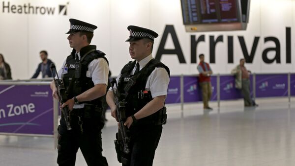 تروریست مظنون توانست کارمند میدان هوایی لندن شود - اسپوتنیک افغانستان  