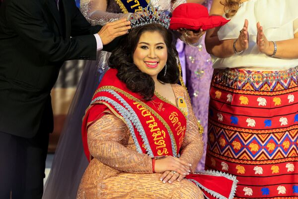خانم ژامبو برنده مسابقه زیبایی دختران با وزن اضافی در تایلند - اسپوتنیک افغانستان  
