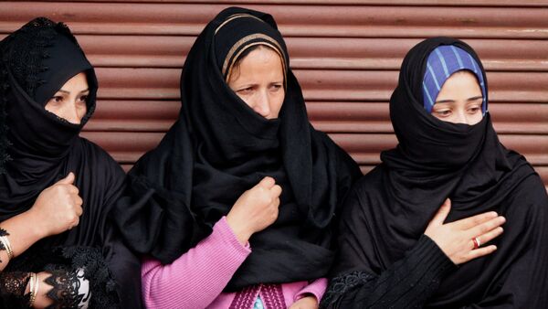 آغاز کمپین دست از حجابم بردار در فرانسه + عکس - اسپوتنیک افغانستان  