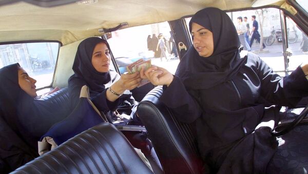 در عمان تاکسی زنانه ظاهر خواهد شد - اسپوتنیک افغانستان  