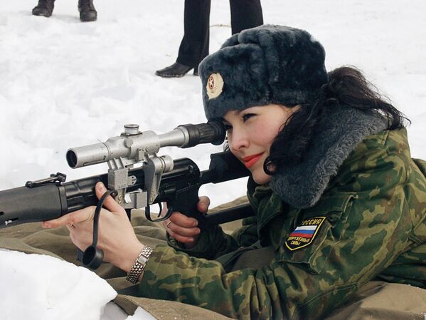 شرکت کننده مرحله نهای مسابقه ای « زن زیبا در میدان نظامی»در روسیه - اسپوتنیک افغانستان  