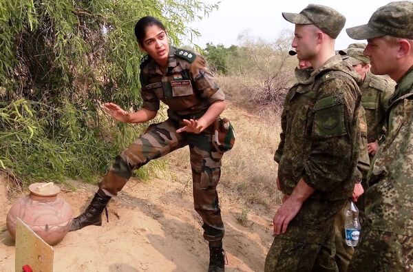 زن نطامی در ارتش هند - اسپوتنیک افغانستان  