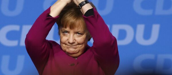 آنگلا مرکل مورد حمله قرار گرفت + ویدئو - اسپوتنیک افغانستان  