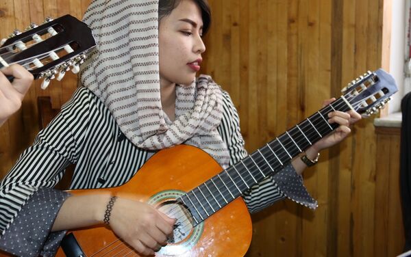 این آرکستر موسیقی سنتی افغانستان و کلاسیک غربی را می‌نوازد. - اسپوتنیک افغانستان  