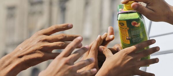 نوشیدن آب های میوه می توانند به قلب شما صدمه بزنند نوشیدن آب های میوه می توانند به قلب شما صدمه بزنند - اسپوتنیک افغانستان