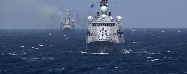 ناتوانائی کشتی جنگی بریتانیا در مقابل کشتی روسیه ناتوانائی کشتی جنگی بریتانیا در مقابل کشتی روسیه - اسپوتنیک افغانستان