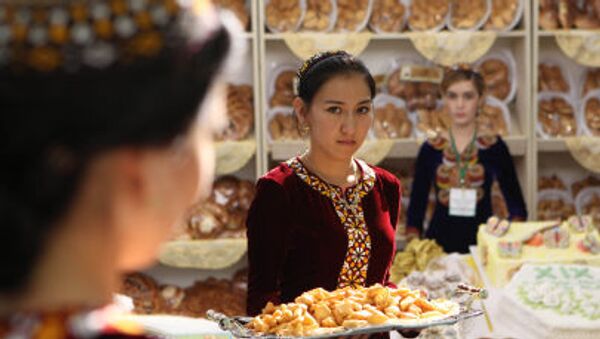 جریمه نقدی و حبس مردان چند زنه در ترکمنستان - اسپوتنیک افغانستان  