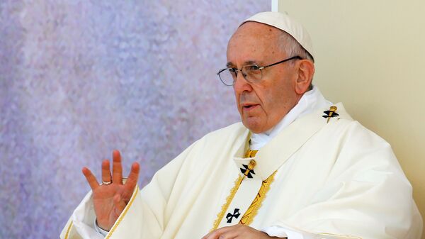 پاپ در لفت گیر ماند - اسپوتنیک افغانستان  