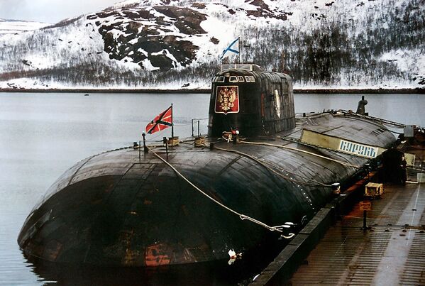 زیردریایی اتمی کورسک در پایگاه نظامی ویدیایوو - اسپوتنیک افغانستان  