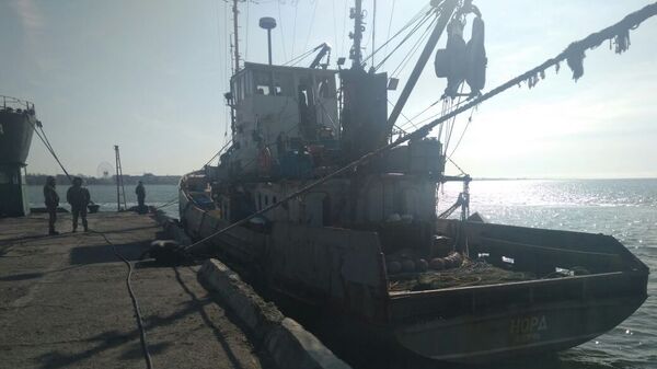 Задержанное рыболовецкое судно Норд в украинской части территориальных вод Азовского моря - اسپوتنیک افغانستان  