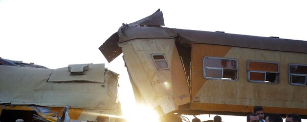 برخورد یک قطار با یک مینیبس مسافربری در کریمه برخورد یک قطار با یک مینیبس مسافربری در کریمه - اسپوتنیک افغانستان