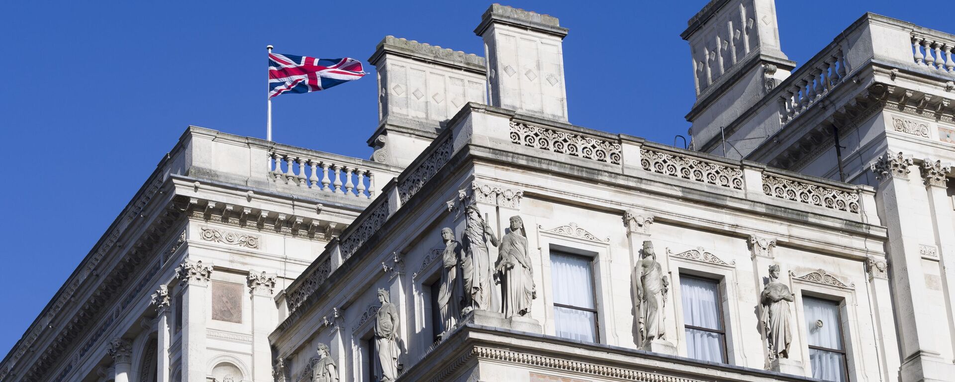 Флаг Великобритании на крыше Министерства иностранных дел и по делам Содружества в Лондоне - اسپوتنیک افغانستان  , 1920, 25.03.2023
