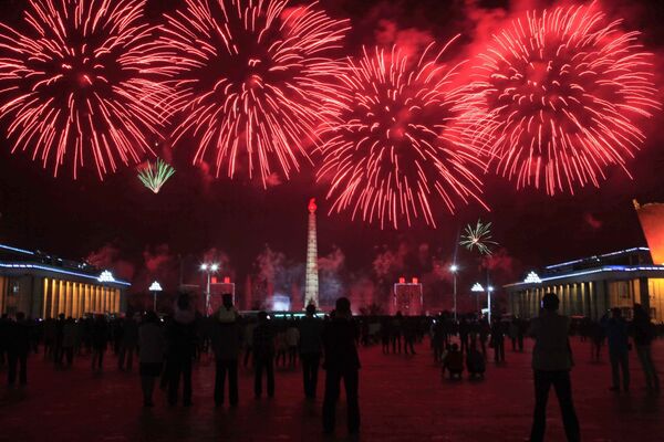 آتش بازی هنگام جشن خورشید در کوریای شمالی. - اسپوتنیک افغانستان  