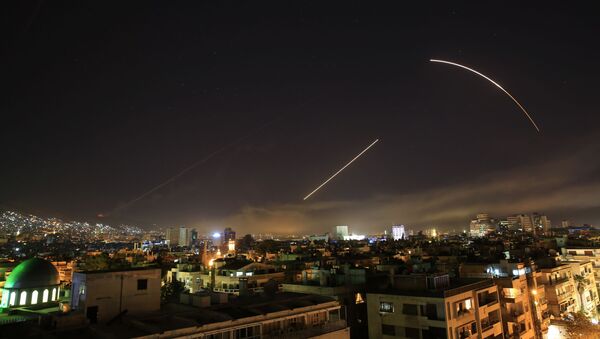 حکایت باشندگان دمشق از چشم‌دید شان از حمله راکتی امریکا بر سوریه - اسپوتنیک افغانستان  