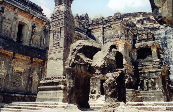 معبد سنگ در الیورای هند - اسپوتنیک افغانستان  