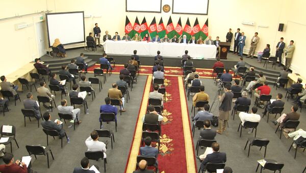مخالفت اعضای کمیسیون انتخابات به نصب استیکربروی کاپی شناس‌نامه‌ها - اسپوتنیک افغانستان  