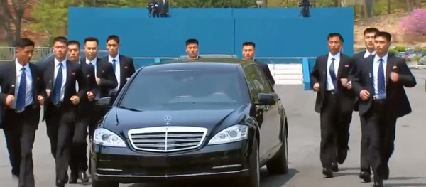 اسکورت عجیب رهبر کوریای شمالی + ویدیو اسکورت عجیب رهبر کوریای شمالی + ویدیو - اسپوتنیک افغانستان