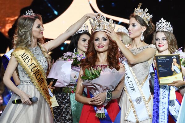 آلیسا کومارووا برنده کنکور زیبایی دوشیزگان و بانوان روسیه - 2018 در مسکو . - اسپوتنیک افغانستان  