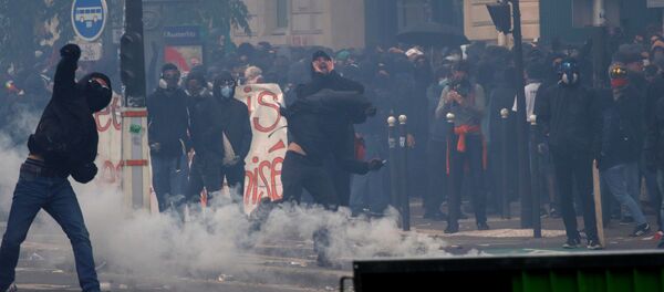 خبرنگار اسپوتنیک در شورش پاریس آسیب دید خبرنگار اسپوتنیک در شورش پاریس آسیب دید - اسپوتنیک افغانستان