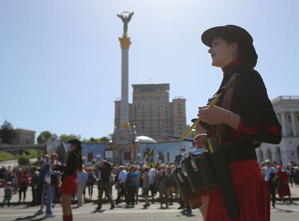 شرکت کنندگان راهپیمایی روز کارگر – کیف، اوکراین - اسپوتنیک افغانستان  