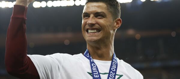 پیشنهاد جالب رونالدو به دی لیخت پس از فینال لیگ ملت ها پیشنهاد جالب رونالدو به دی لیخت پس از فینال لیگ ملت ها - اسپوتنیک افغانستان