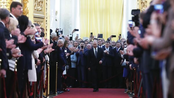 رئیس جمهور منتخب ولادیمیر پوتین در هراسم تحلیف ریاست جمهوری - اسپوتنیک افغانستان  