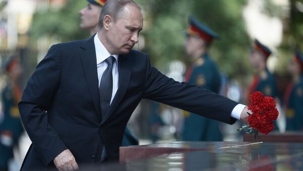 پوتین و رهبران دو کشور دیگر بر مقبره سرباز گمنام در مسکو گل گذاشتند+ویدیو - اسپوتنیک افغانستان  