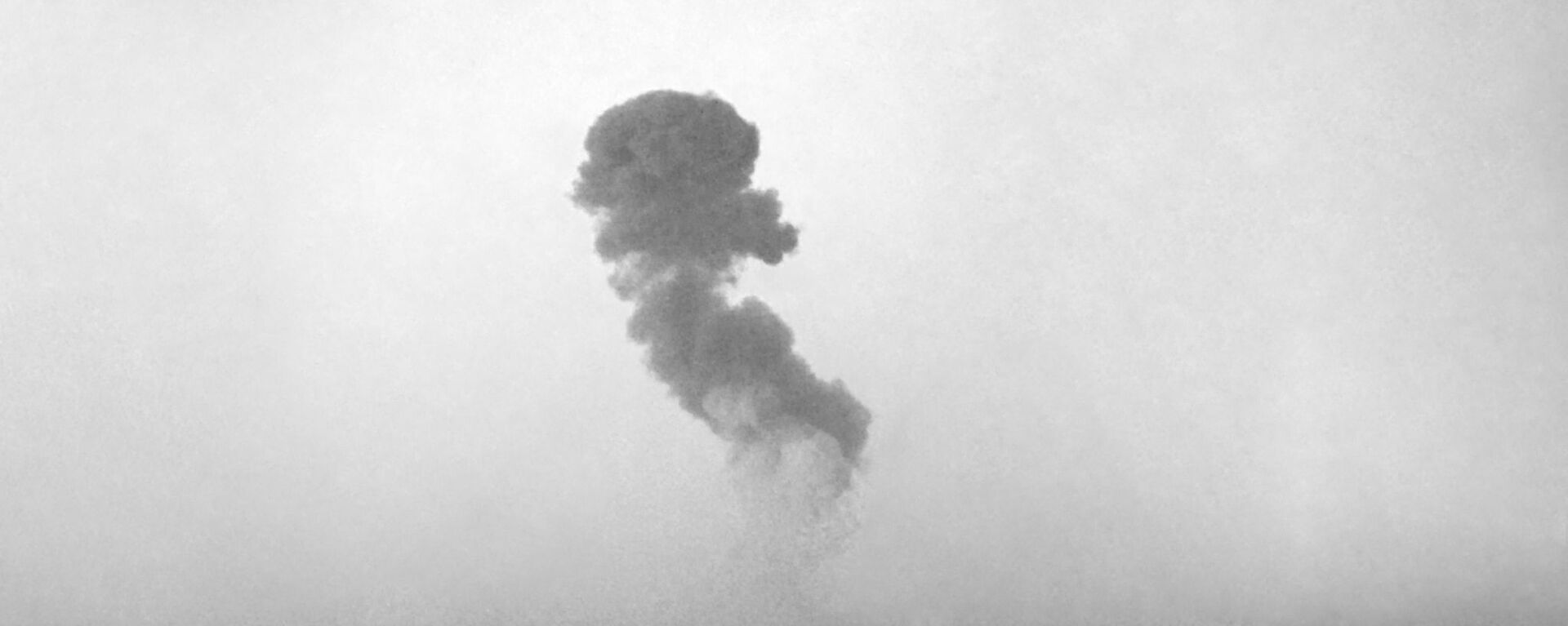 Взрыв от ядерных испытаний, проводимых Францией на территории полигона вблизи города Регган в Алжире, 1960 г - اسپوتنیک افغانستان  , 1920, 03.05.2023