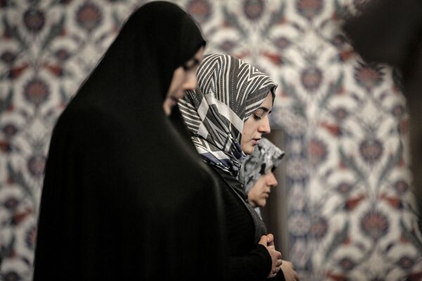 زنان در حال نماز خواند در اولین روز ماه مبارک رمضان در جنوب افریقا - اسپوتنیک افغانستان  