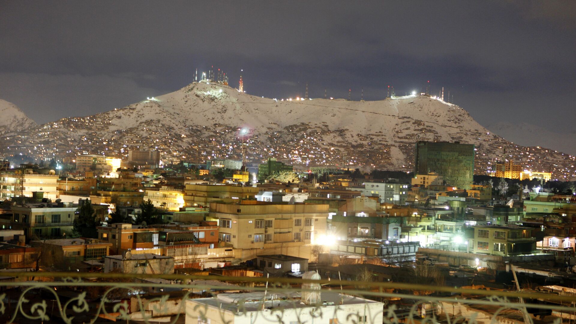 A general view of a neighborhood during the night in Kabul, Afghanistan, Sunday, Feb, 13, 2011 - اسپوتنیک افغانستان  , 1920, 16.04.2022