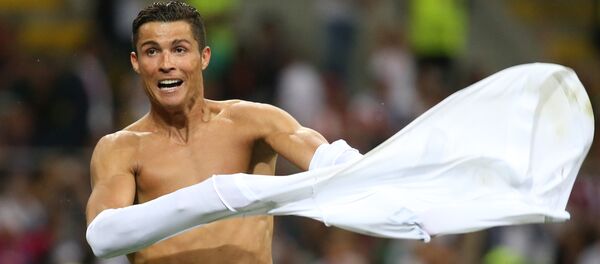 رونالدو شب گذشته به بارسلونا رسید+عکس - اسپوتنیک افغانستان  