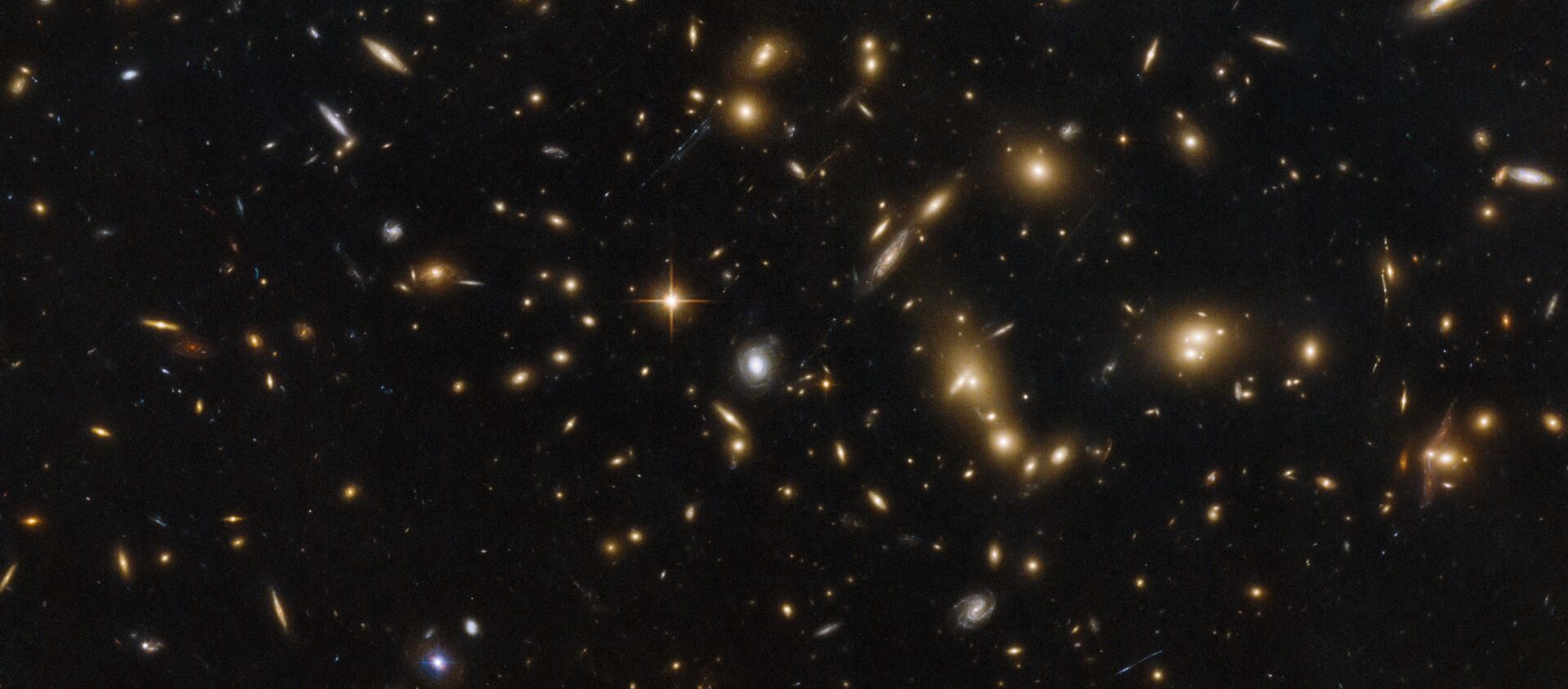 Древнее скопление галактик RXC J0032.1+1808 в созвездии Рыб - اسپوتنیک افغانستان  , 1920, 13.01.2021