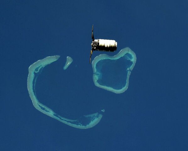 فضاپیمای ماکیان، با نزدیک شدن به ایستگاه فضایی بین المللی فراز آبسنگهای مرجانی اندونزی - اسپوتنیک افغانستان  