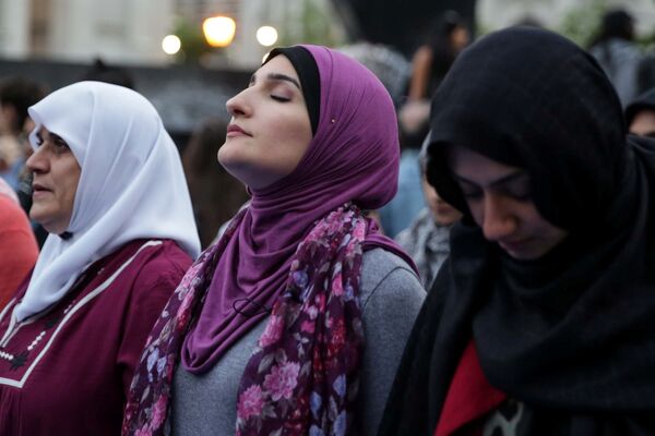 زنان در حال نماز خواندن – نیویارک، امریکا - اسپوتنیک افغانستان  