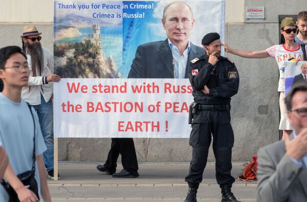 استقبال مردم اتریش از ولادیمیر پوتین، رئیس جمهور روسیه - اسپوتنیک افغانستان  