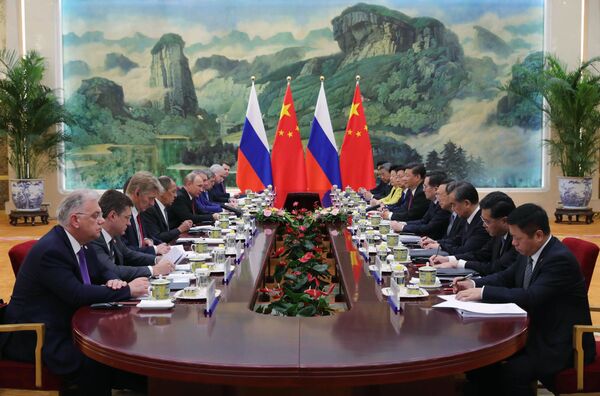 ولادیمیر پوتین و شی جین پینگ در جریان مذاکرات روسیه و چین در پکن - اسپوتنیک افغانستان  