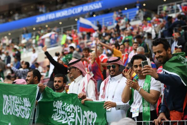 هواداران فوتبال افتتاح جام جهانی فوتبال-2018 را در روسیه تجلیل میکنند - اسپوتنیک افغانستان  