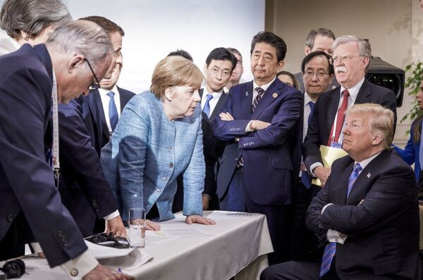 گفتگو انگلا مرکل صدراعظم آلمان با دونالد ترامپ، رئیس جمهور امریکا در اجلاس «گروه ۷» - اسپوتنیک افغانستان  