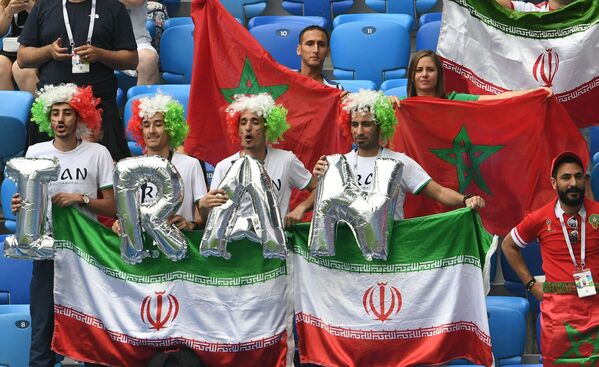 هواداران تیم های ملی ایران و مراکش قبل از آغاز بازی - اسپوتنیک افغانستان  