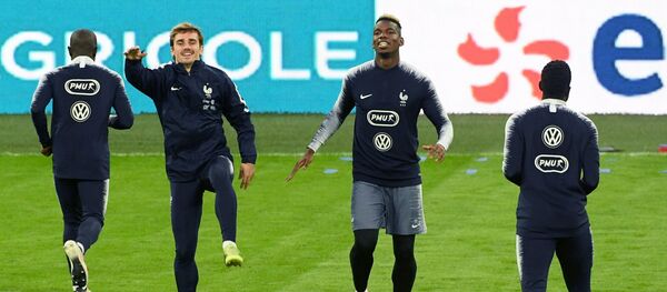 فرانسه 2-1 استرالیا؛ تکنولوژی به داد فرانسه رسید فرانسه 2-1 استرالیا؛ تکنولوژی به داد فرانسه رسید - اسپوتنیک افغانستان