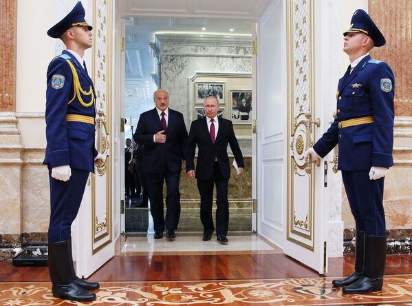 دیدار ولادیمیر پوتین، رئیس جمهور روسیه و الکساندر لوکاشنکو، رئیس جمهور بلاروس – شهر مینسک، بلاروس - اسپوتنیک افغانستان  