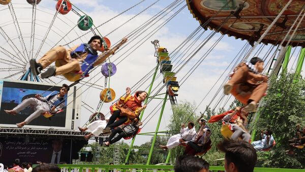 چرخ و ‌فلک‌های پارک «شهر»، زندگی جوانان را می‌چرخاند - اسپوتنیک افغانستان  