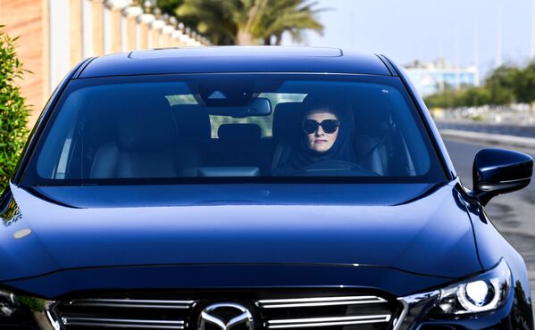 زنی در حال رانندگی – عربستان سعودی - اسپوتنیک افغانستان  
