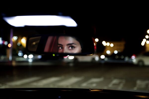 زنی در حال رانندگی – ریاض، عربستان سعودی - اسپوتنیک افغانستان  