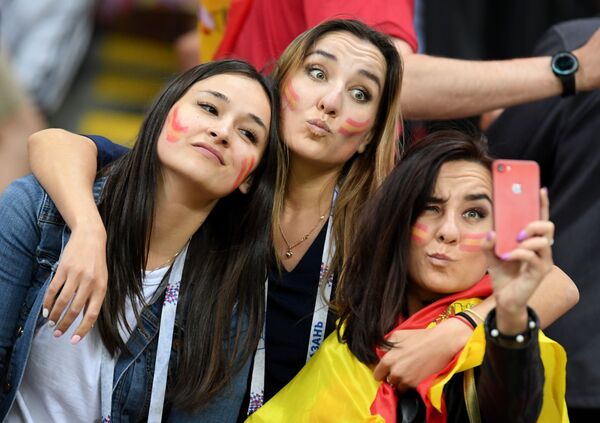 هواداران تیم ملی اسپانیا در بازی اسپانیا و ایران - اسپوتنیک افغانستان  