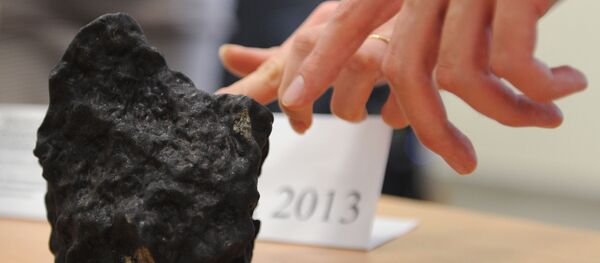 Осколок челябинского метеорита Осколок челябинского метеорита - اسپوتنیک افغانستان