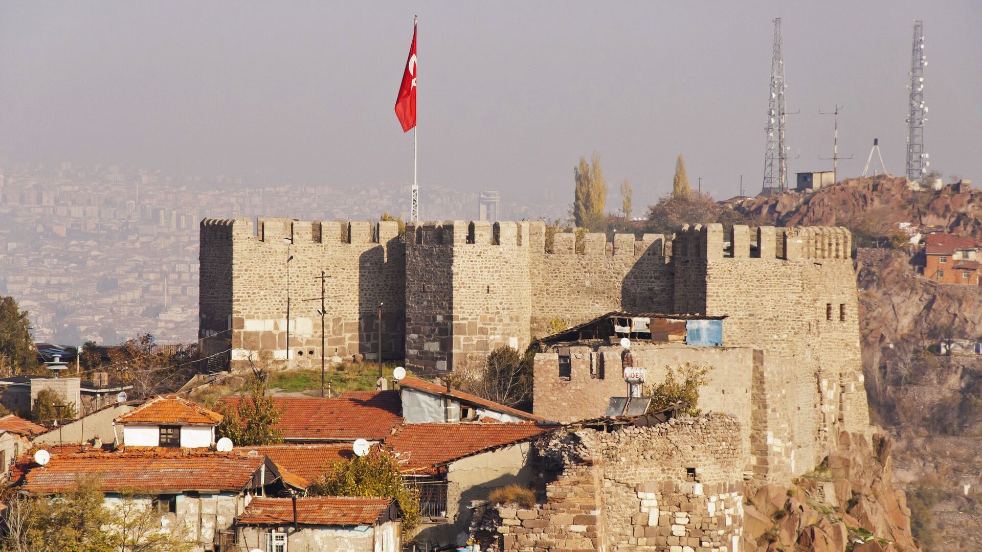 Вид на крепость Анкары с турецким флагом - اسپوتنیک افغانستان  , 1920, 29.06.2022