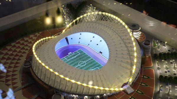 Макет стадиона Khalifa International Stadium, представленный на выставке футбольной атрибутики Qatar @RoadTo2022 Exhibition в ГУМе в Москве - اسپوتنیک افغانستان  