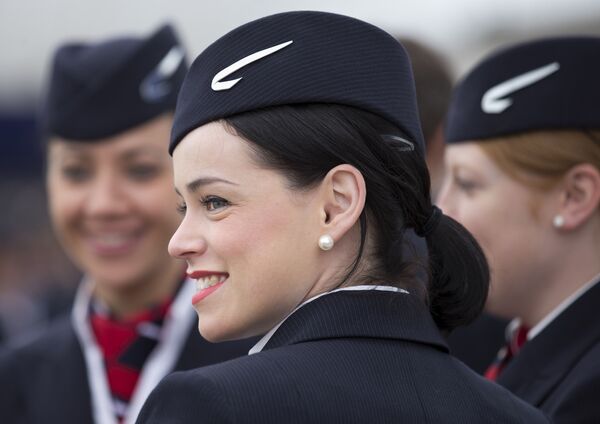 مهمانداران شرکت هوایی British Airways در میدان هوایی لندن - اسپوتنیک افغانستان  