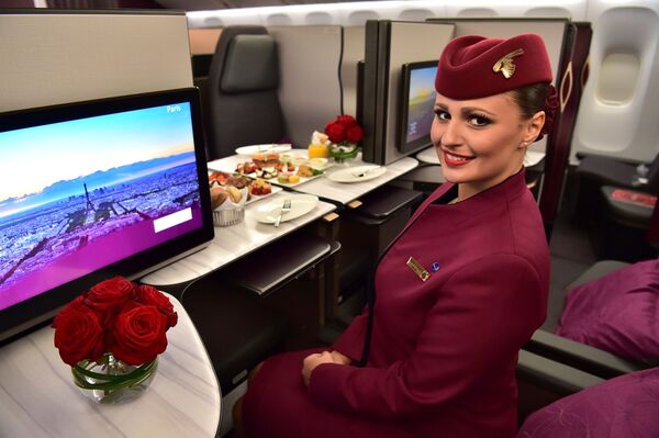 مهماندار شرکت هوایی  Qatar Airways - اسپوتنیک افغانستان  